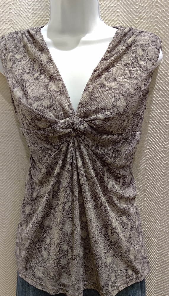 THE LIMITED gray reptile print top